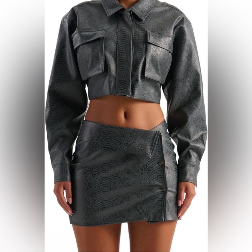 Naked wardrobe snake skin embossed fold over faux leather miniskirt. small NWT
